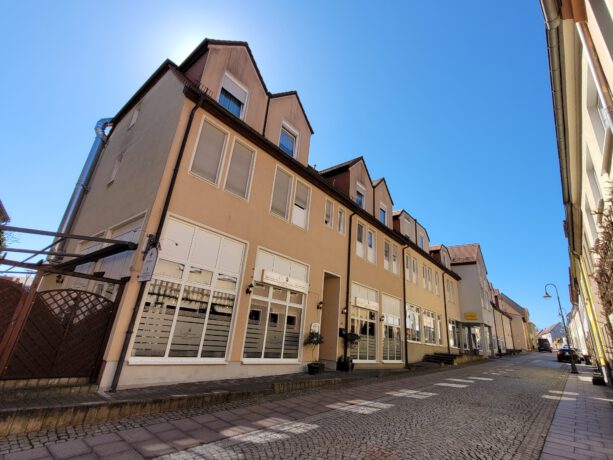 Gebüedudeansicht straßenseitig