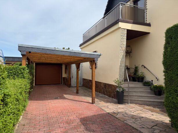 Garage und Carport