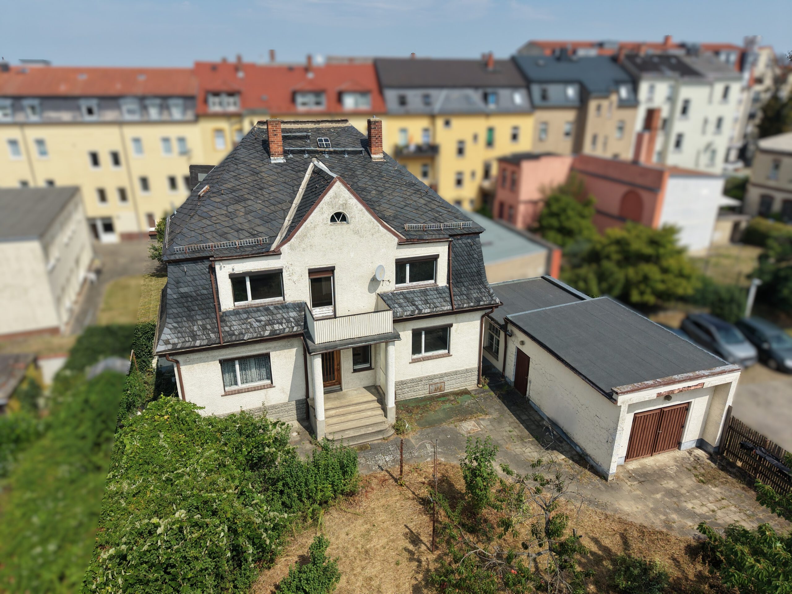 Stadtvilla mit Garten und Garage in zentraler Lage von Riesa