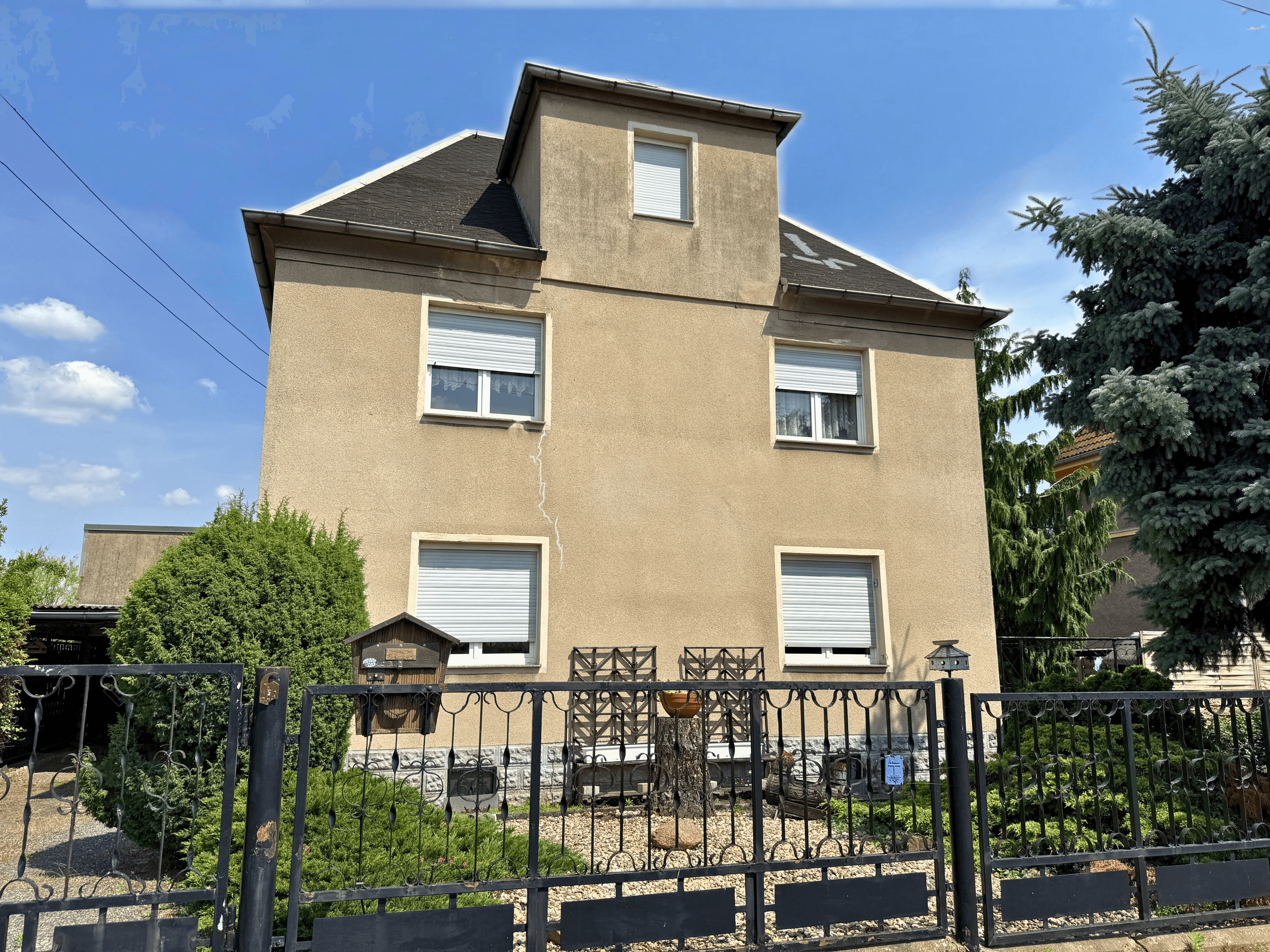 Wohnen in Gröba – EFH mit Potenzial auf sonnigem Grundstück!